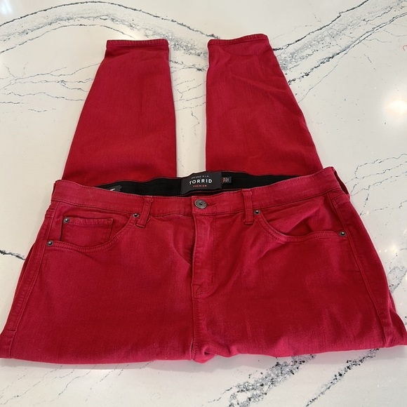 Torrid Premium Plus Sky High Skinny Jeans w/Rubber in Waistband Berry Red sz.16R - Picture 7 of 9